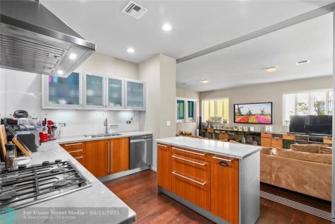 6001 Laguna Path S Miami Beach FL 33141