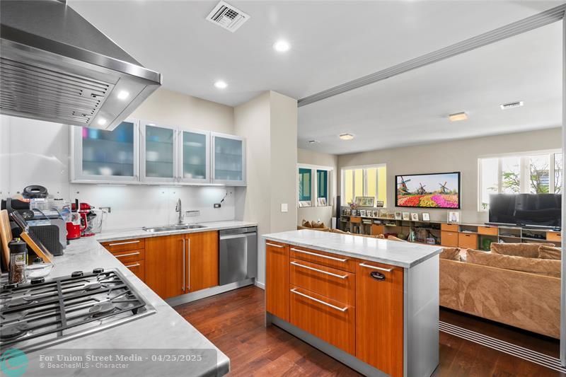 6001 Laguna Path S Miami Beach FL 33141