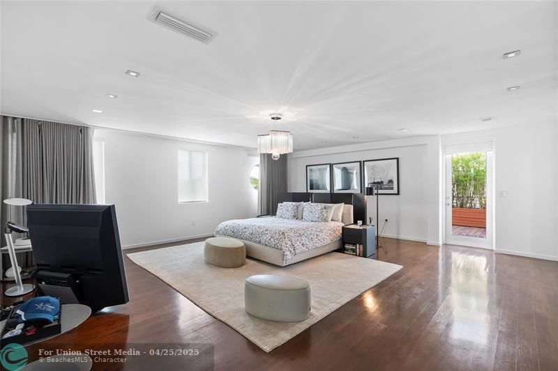 6001 Laguna Path S Miami Beach FL 33141