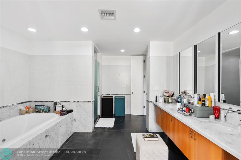 6001 Laguna Path S Miami Beach FL 33141