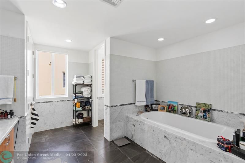 6001 Laguna Path S Miami Beach FL 33141