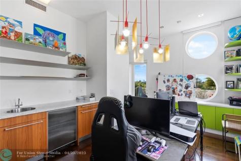 6001 Laguna Path S Miami Beach FL 33141