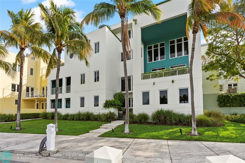 6001 Laguna Path S Miami Beach FL 33141