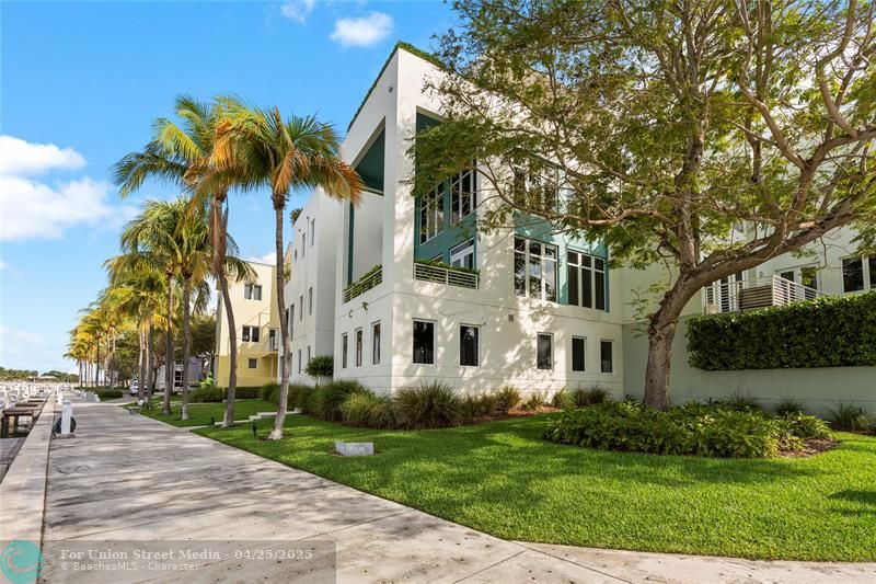 6001 Laguna Path S Miami Beach FL 33141