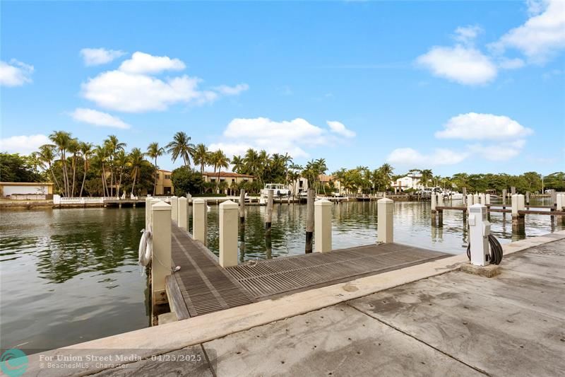 6001 Laguna Path S Miami Beach FL 33141