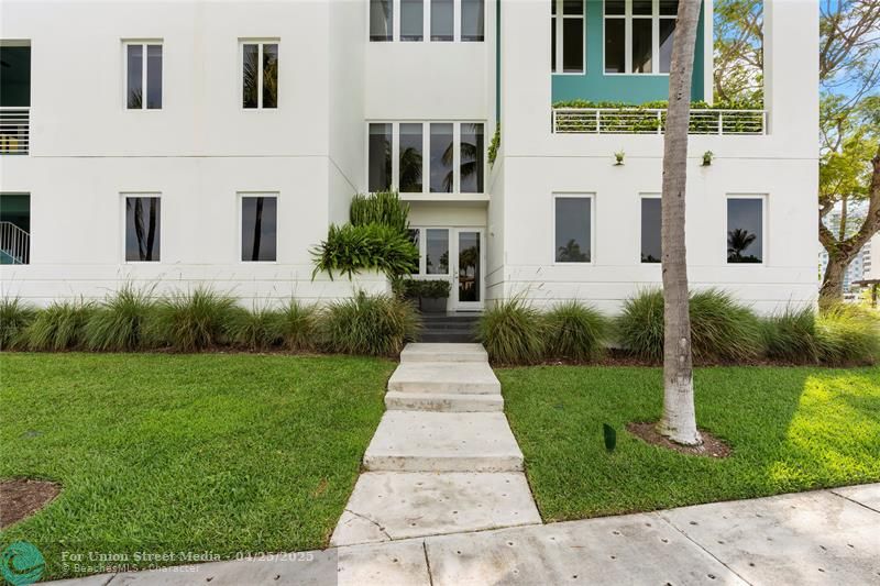 6001 Laguna Path S Miami Beach FL 33141