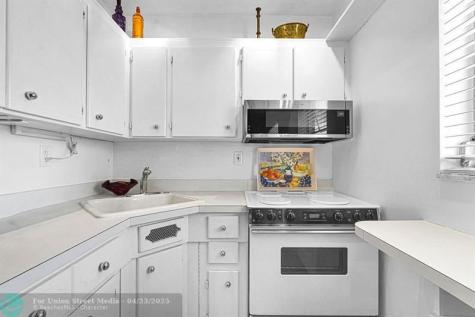 1900 NE 8th Court Fort Lauderdale FL 33304