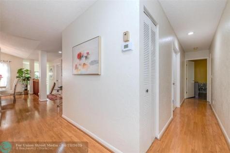 3022 Lucerne Park Drive Greenacres FL 33467