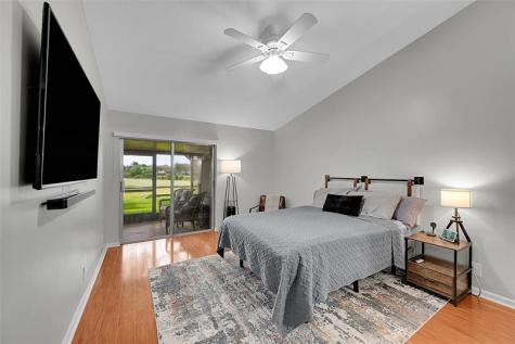7428 S Pinewalk Drive S Margate FL 33063
