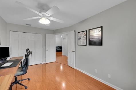 7428 S Pinewalk Drive S Margate FL 33063