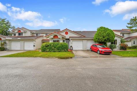 7428 S Pinewalk Drive S Margate FL 33063