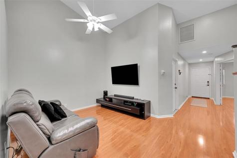 7428 S Pinewalk Drive S Margate FL 33063