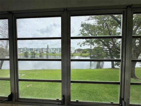 2029 Cambridge B Deerfield Beach FL 33442