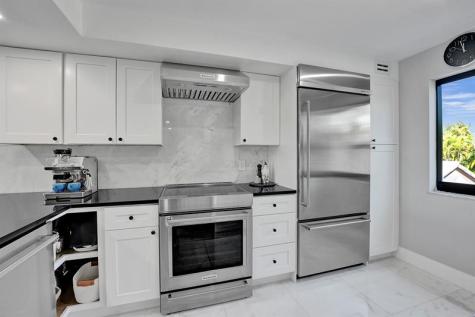 240 Captains Walk Delray Beach FL 33483