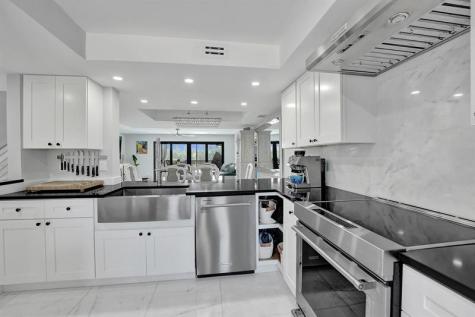 240 Captains Walk Delray Beach FL 33483