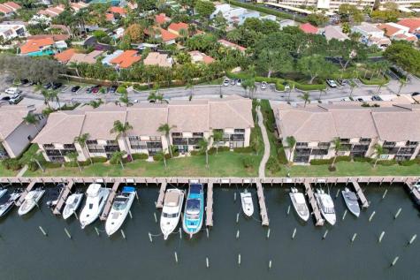 240 Captains Walk Delray Beach FL 33483