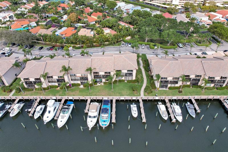 240 Captains Walk Delray Beach FL 33483