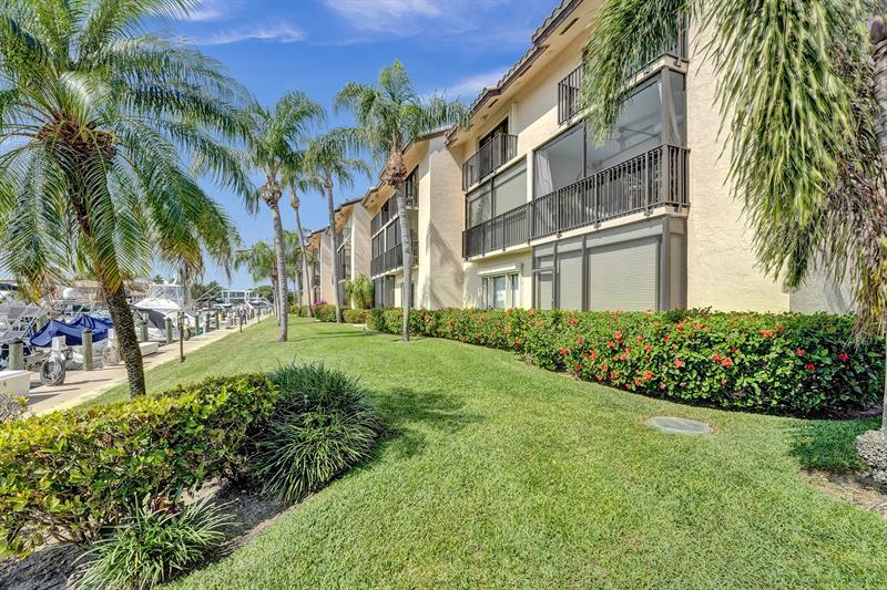 240 Captains Walk Delray Beach FL 33483