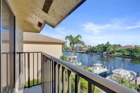 240 Captains Walk Delray Beach FL 33483