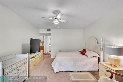 1204 Bahama Bend Coconut Creek FL 33066