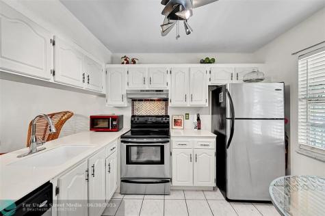 1204 Bahama Bend Coconut Creek FL 33066