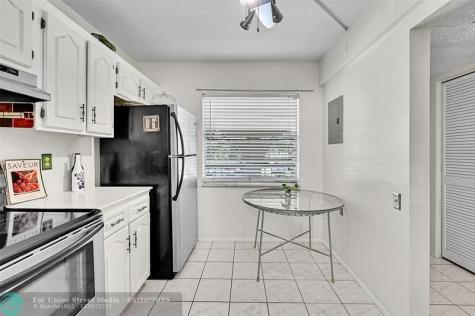 1204 Bahama Bend Coconut Creek FL 33066