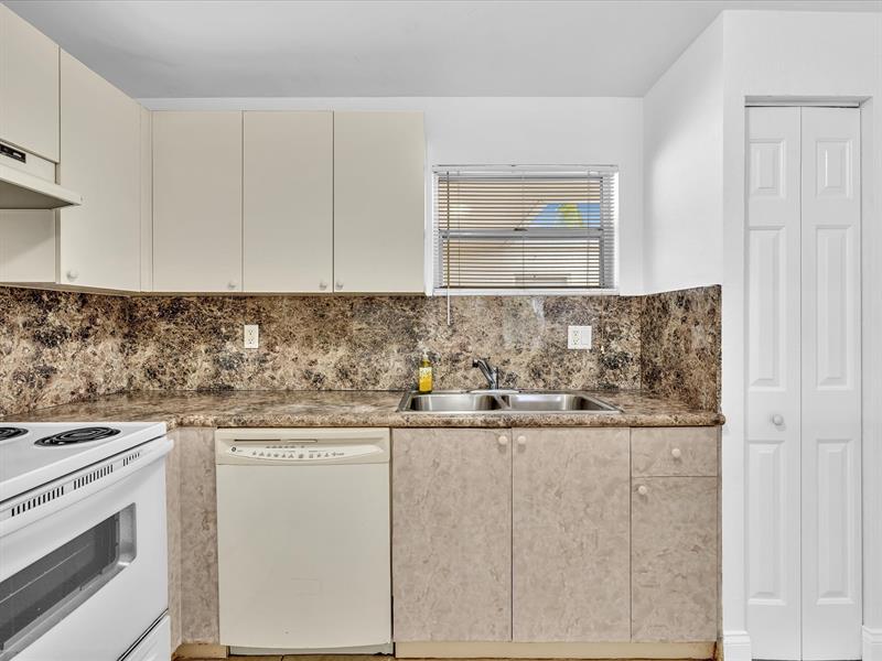 4255 N University Drive Sunrise FL 33351