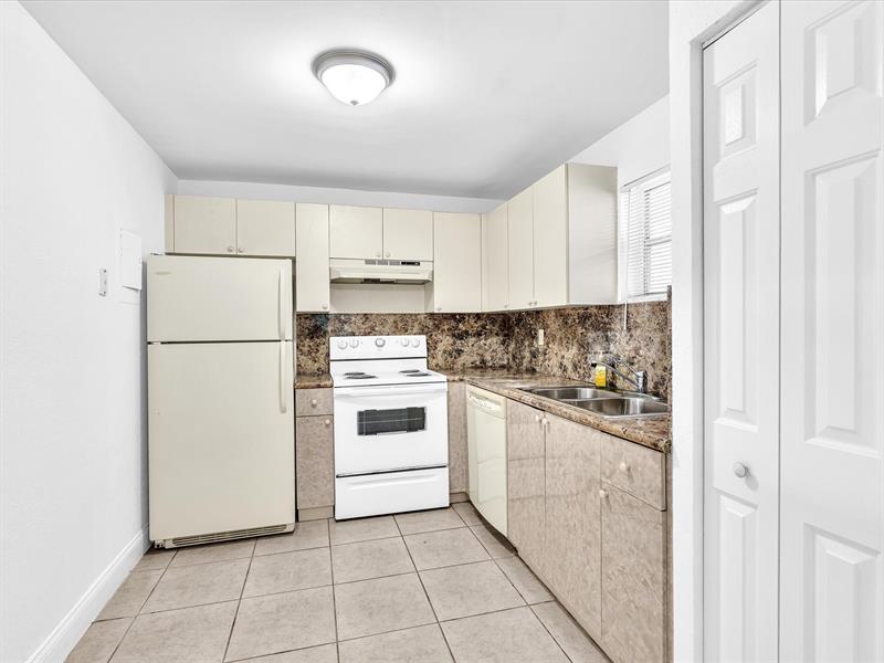 4255 N University Drive Sunrise FL 33351