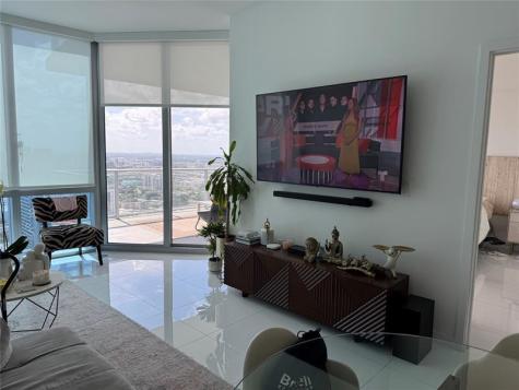 851 NE 1st Avenue Miami FL 33132