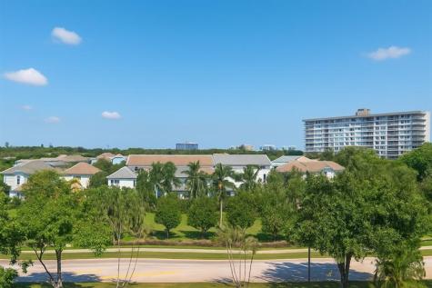 4330 Hillcrest Drive Hollywood FL 33021