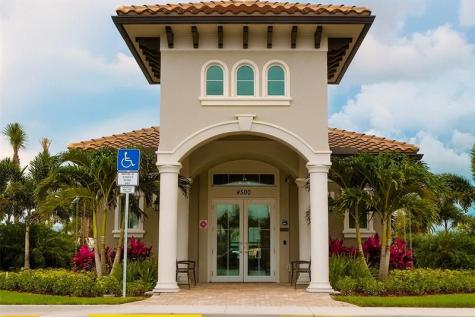 4330 Hillcrest Drive Hollywood FL 33021