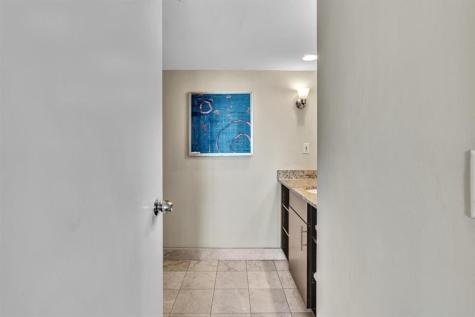 2670 E Sunrise Boulevard Fort Lauderdale FL 33304