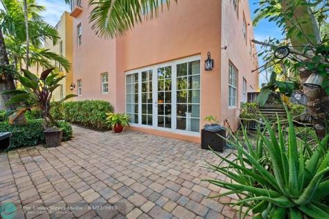 1127 NE 18th Avenue Fort Lauderdale FL 33304