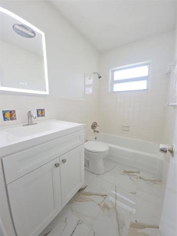 2131 NE 42nd Court Lighthouse Point FL 33064