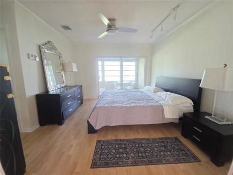 2131 NE 42nd Court Lighthouse Point FL 33064