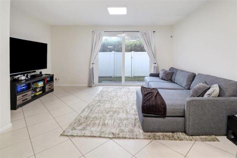 8106 Prestige Commons Drive Tamarac FL 33321
