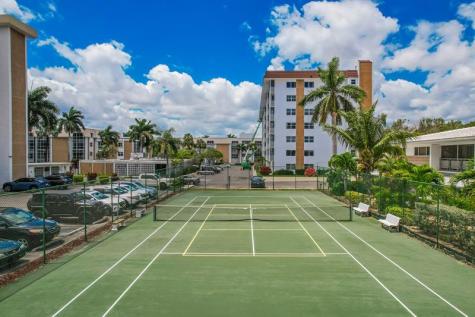 3010 NE 16th Avenue Oakland Park FL 33334