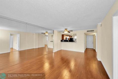 118 Royal Park Drive Oakland Park FL 33309