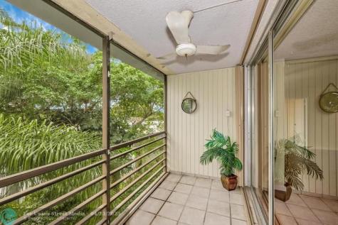 118 Royal Park Drive Oakland Park FL 33309