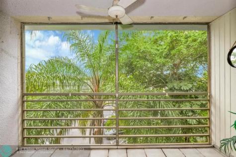 118 Royal Park Drive Oakland Park FL 33309