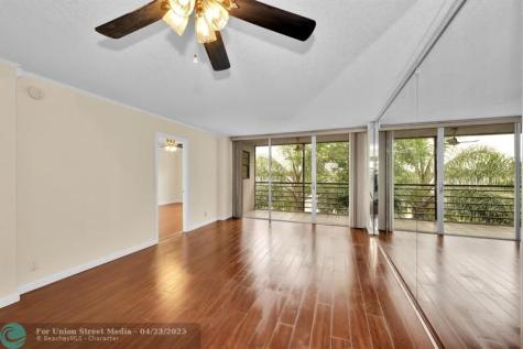 118 Royal Park Drive Oakland Park FL 33309