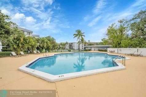 118 Royal Park Drive Oakland Park FL 33309