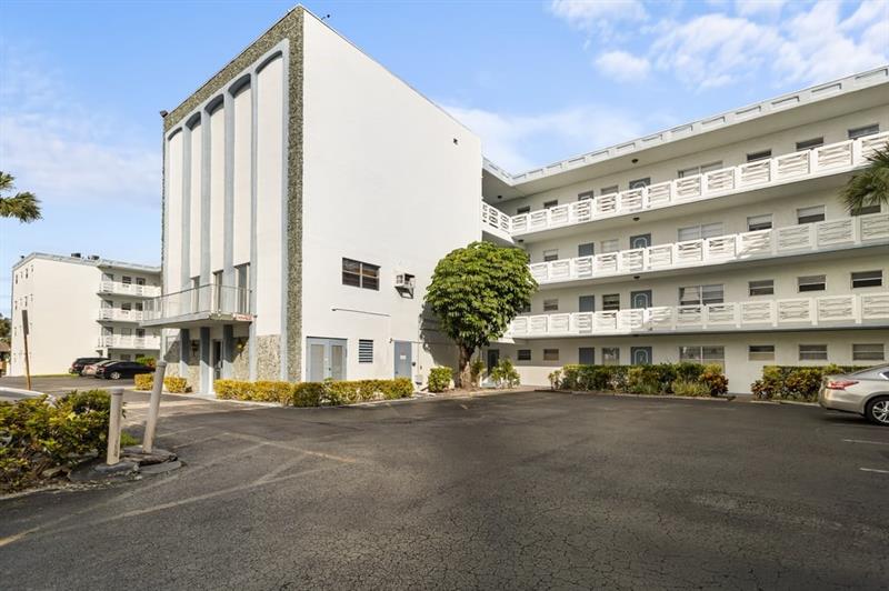 4090 NW 42nd Avenue Lauderdale Lakes FL 33319