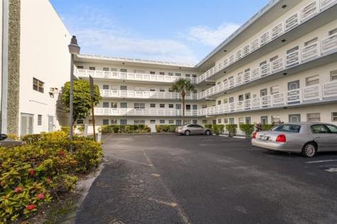 4090 NW 42nd Avenue Lauderdale Lakes FL 33319