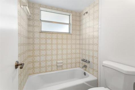 4090 NW 42nd Avenue Lauderdale Lakes FL 33319