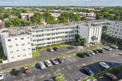 4090 NW 42nd Avenue Lauderdale Lakes FL 33319