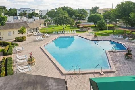 4090 NW 42nd Avenue Lauderdale Lakes FL 33319