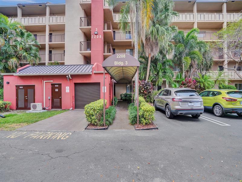 2208 S Cypress Bend Drive Pompano Beach FL 33069