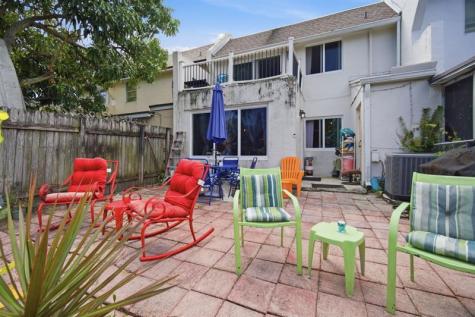 1337 Seaview North Lauderdale FL 33068