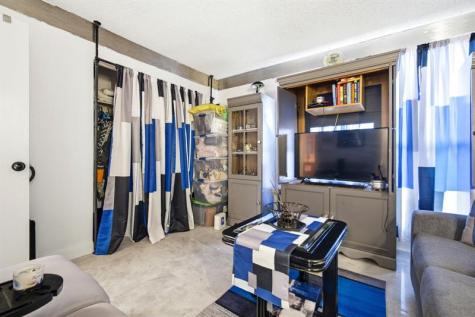 1337 Seaview North Lauderdale FL 33068